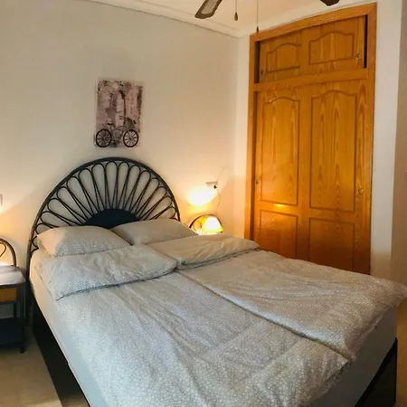 Casa Avenida Escandinavia 2. Serena 87-34 *